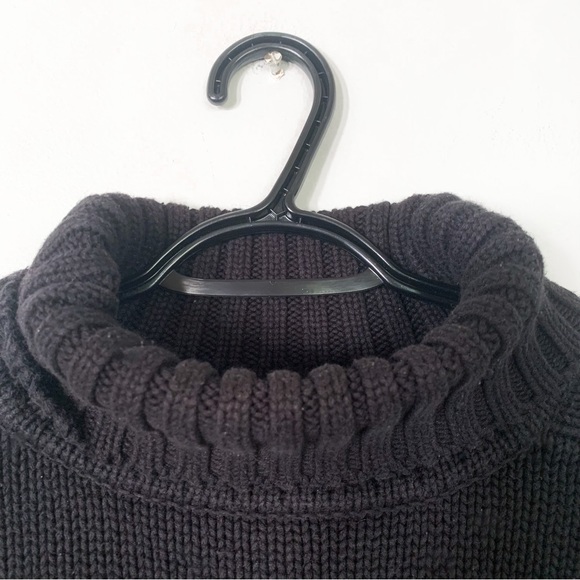 Calvin Klein • Turtleneck Sweater - Picture 3 of 5